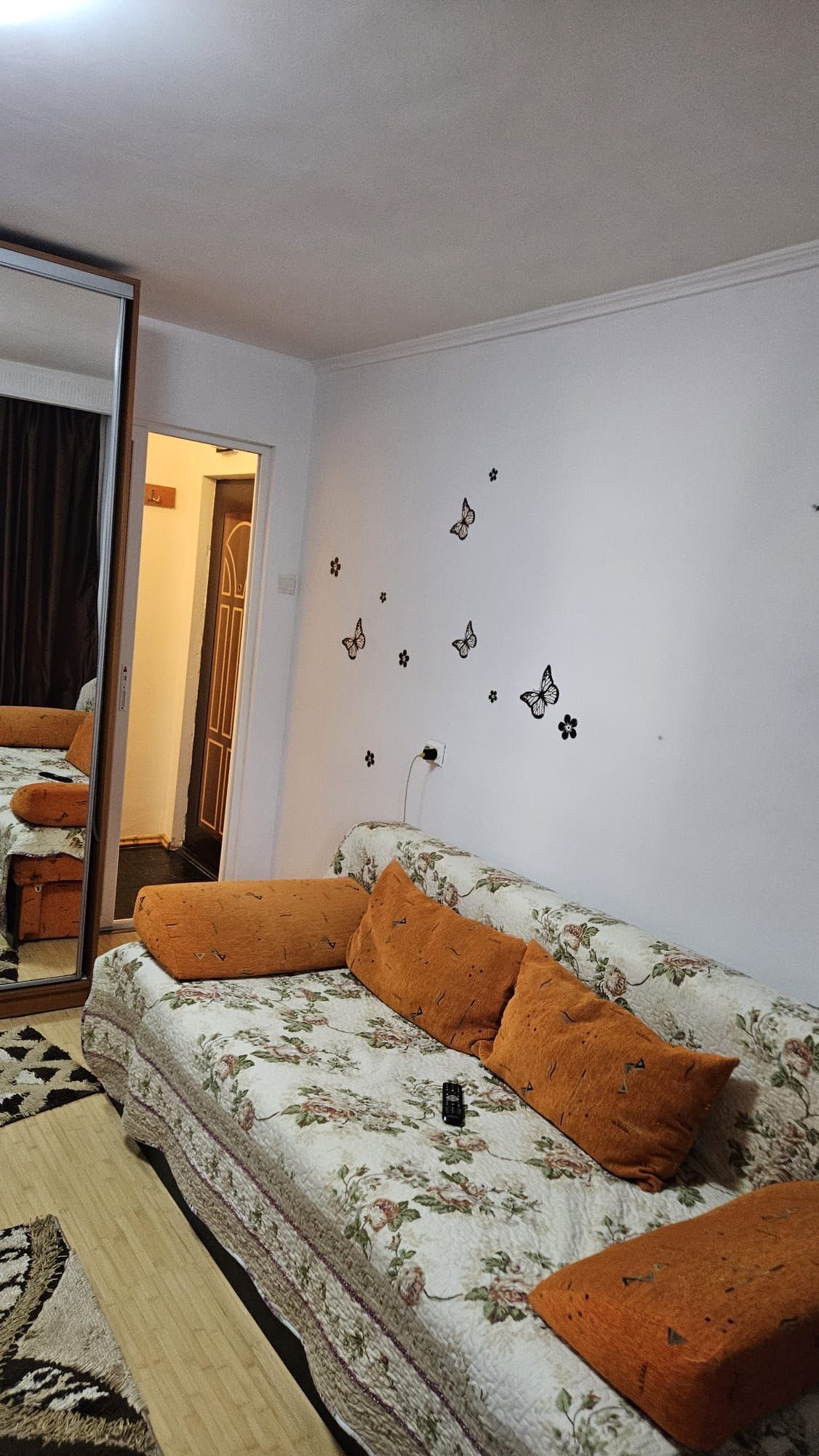 Vand apartament 2 camere