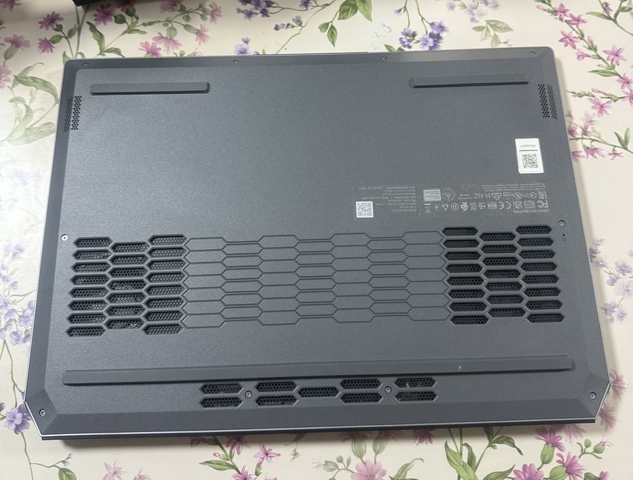 Vand Laptop Lenovo Gaming i5 24gb sigilat