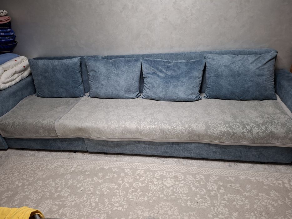 Диван 4 метра почти новый купили как три месяца