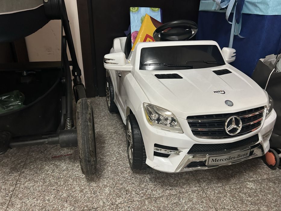 Детска електрическа кола