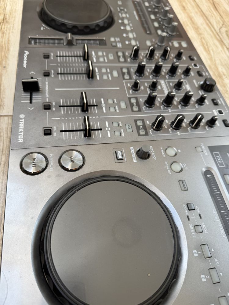 Продавам Pioneer DDJ T1