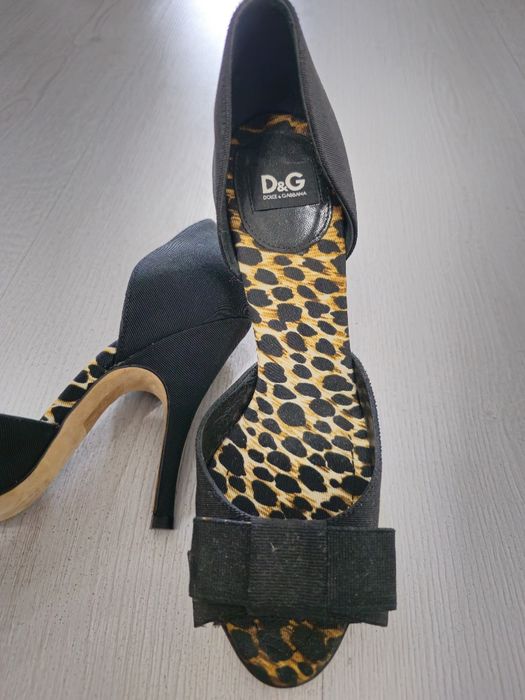 Pantofi D & G cu toc  NOI originali