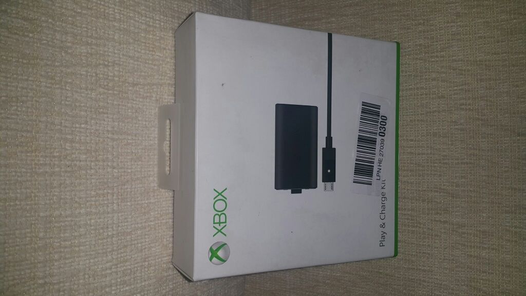 Нова Презареждаща се батерия с Кабел Xbox One Play и Charge Ki