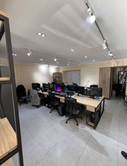 Готовый офис с арендатором. Ц-2 Алайский. Площадь: 100 м²