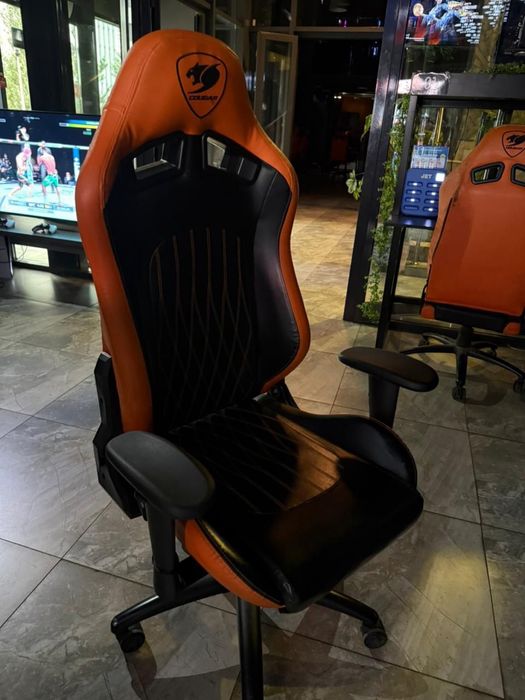Продается игровое кресло Cougar