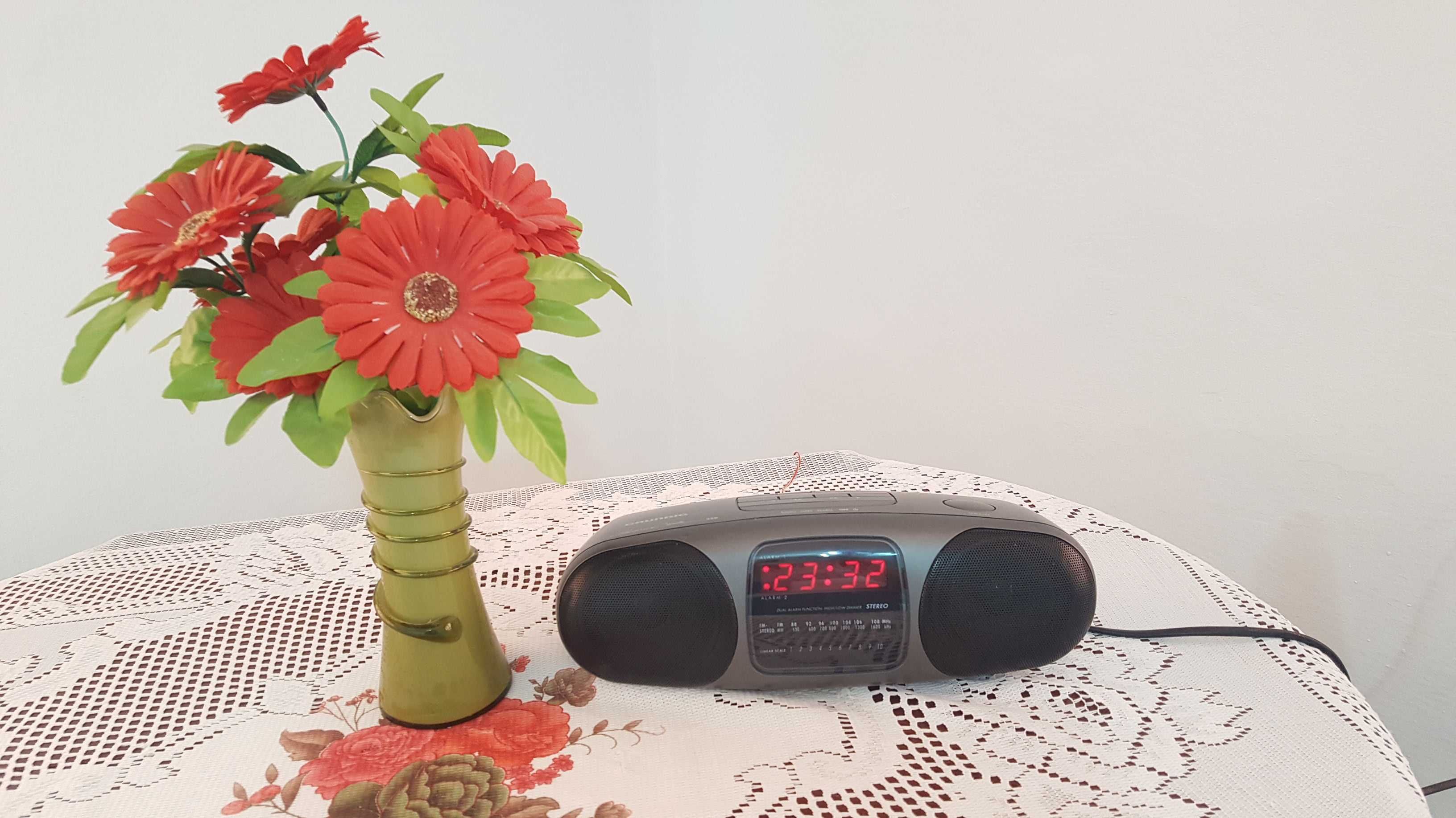 Radio stereo cu ceas Grundig Sonoclock 350