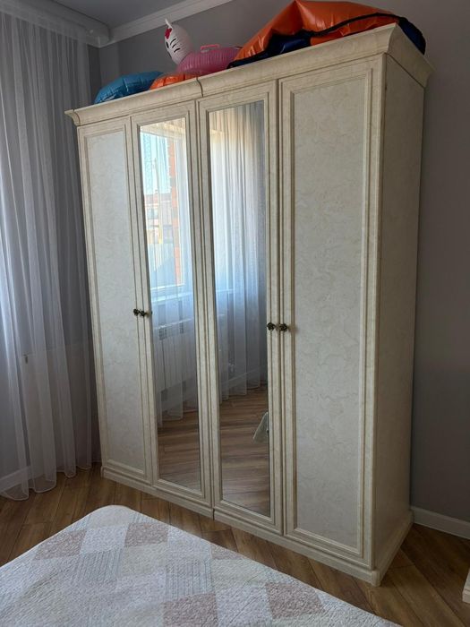 Продам спальную гарнитуру