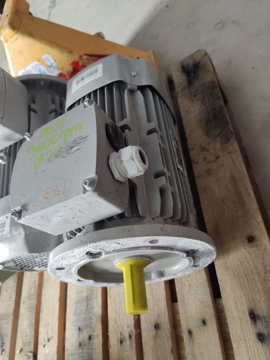 Motor electric trifazat cu flanșă, 4kW, 3000rpm, 380V