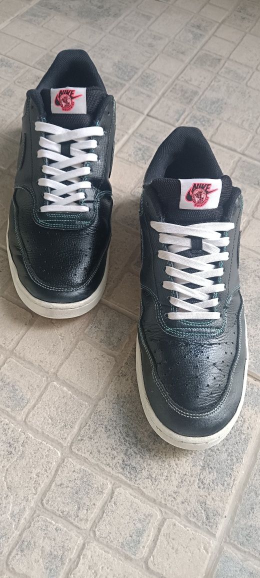 Nike world wide leather