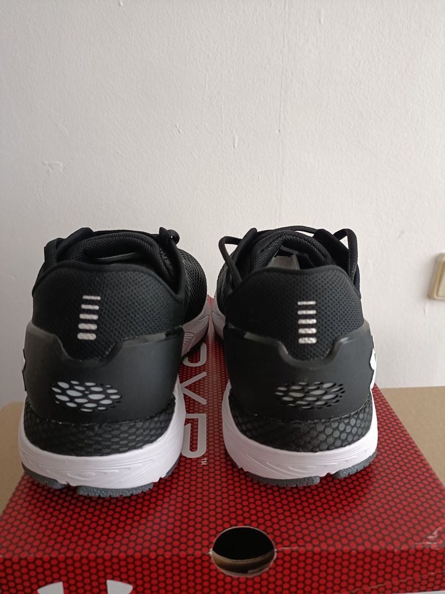 Маратонки Under Armour Hovr Sonic 4 номер 39 и 40 код 12A