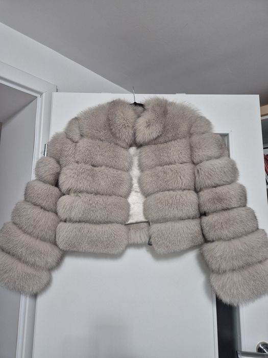 Vând blană naturală vulpe