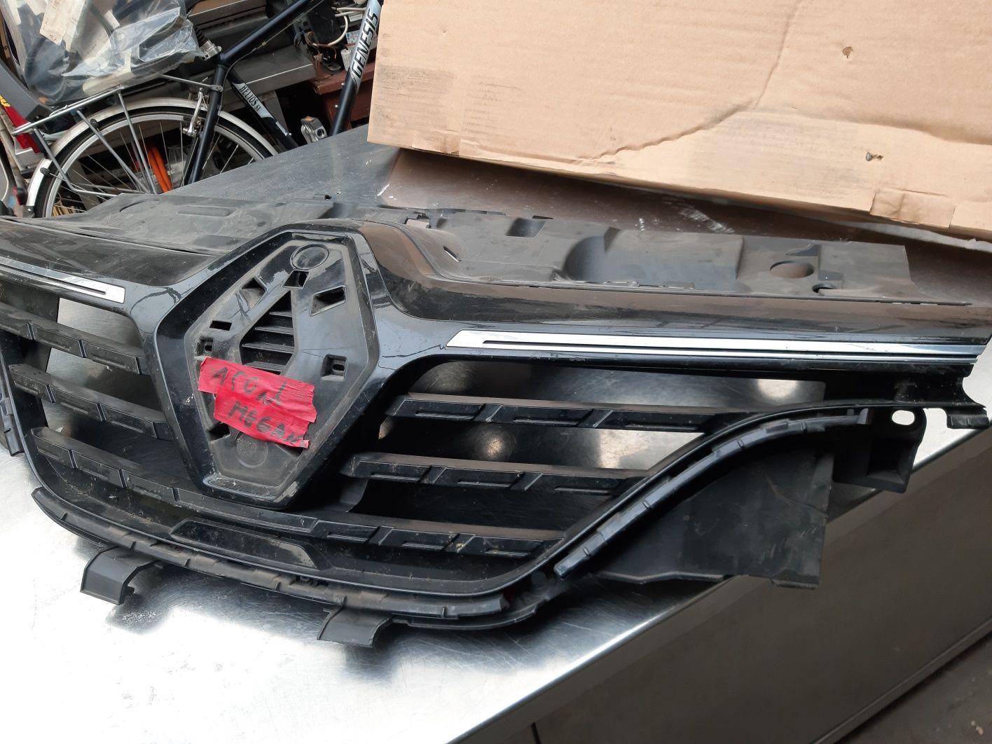 Грил решетка рено Меган 4  Renault  Megane  4