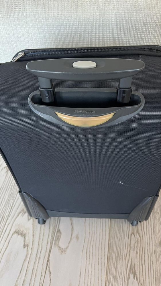 Samsonite куфар на 2 колела 55 см за ръчен багаж