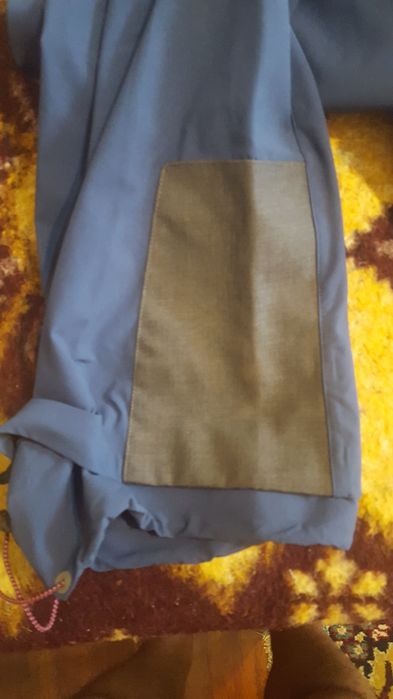 Salomon pantaloni damă impecabili.