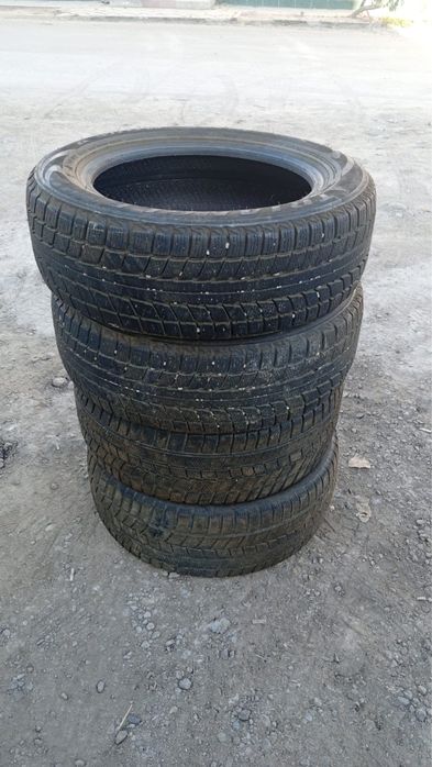 Зимний резина  215/60/17