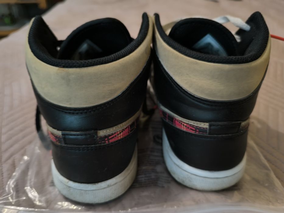 Air Jordan 1 Mid "Tartan Swoosh"
Tartan Swoosh