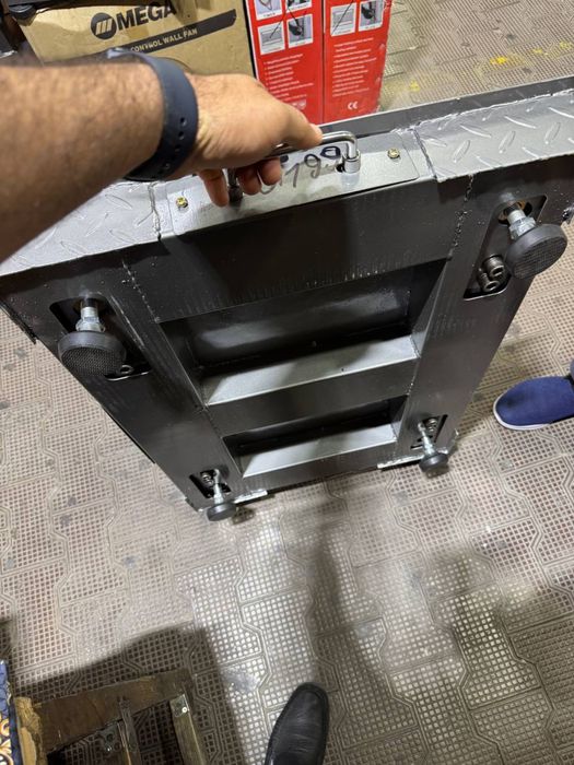 Весы размером 60х80см 1тонна