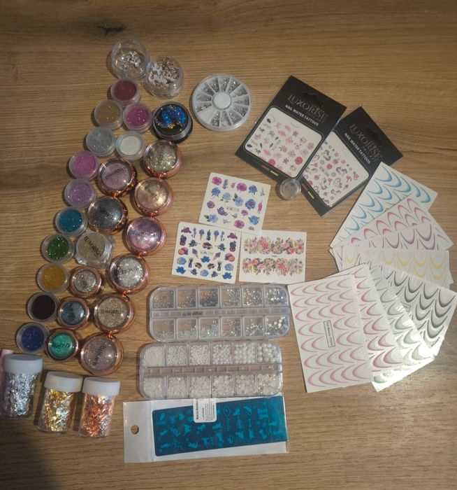 Kit unghii,mai multe detalii în privat!
