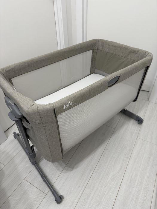 Продам приставную кровать Joie