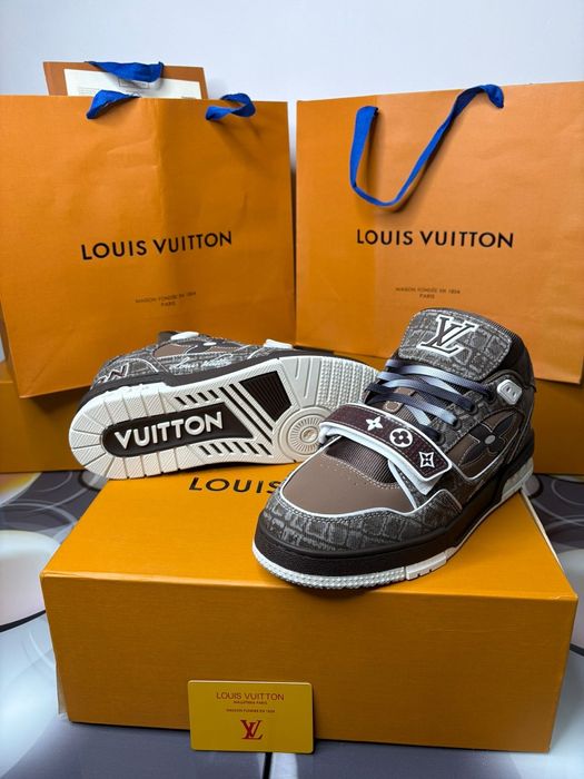 Adidasi Louis Vuiiton