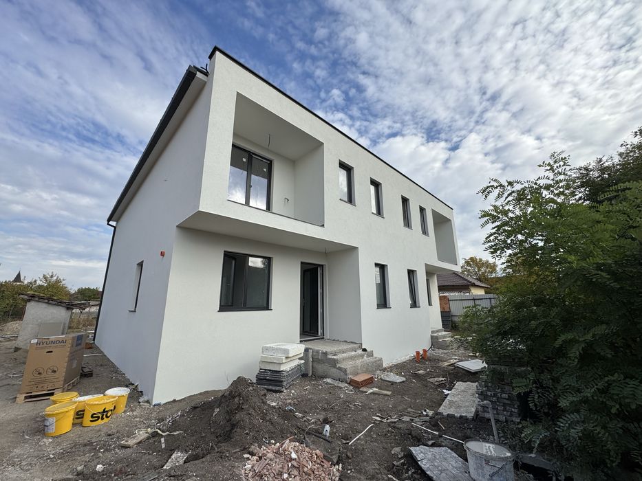 Casa eficienta energetic, cu pompa de caldura si panouri fotovoltaice