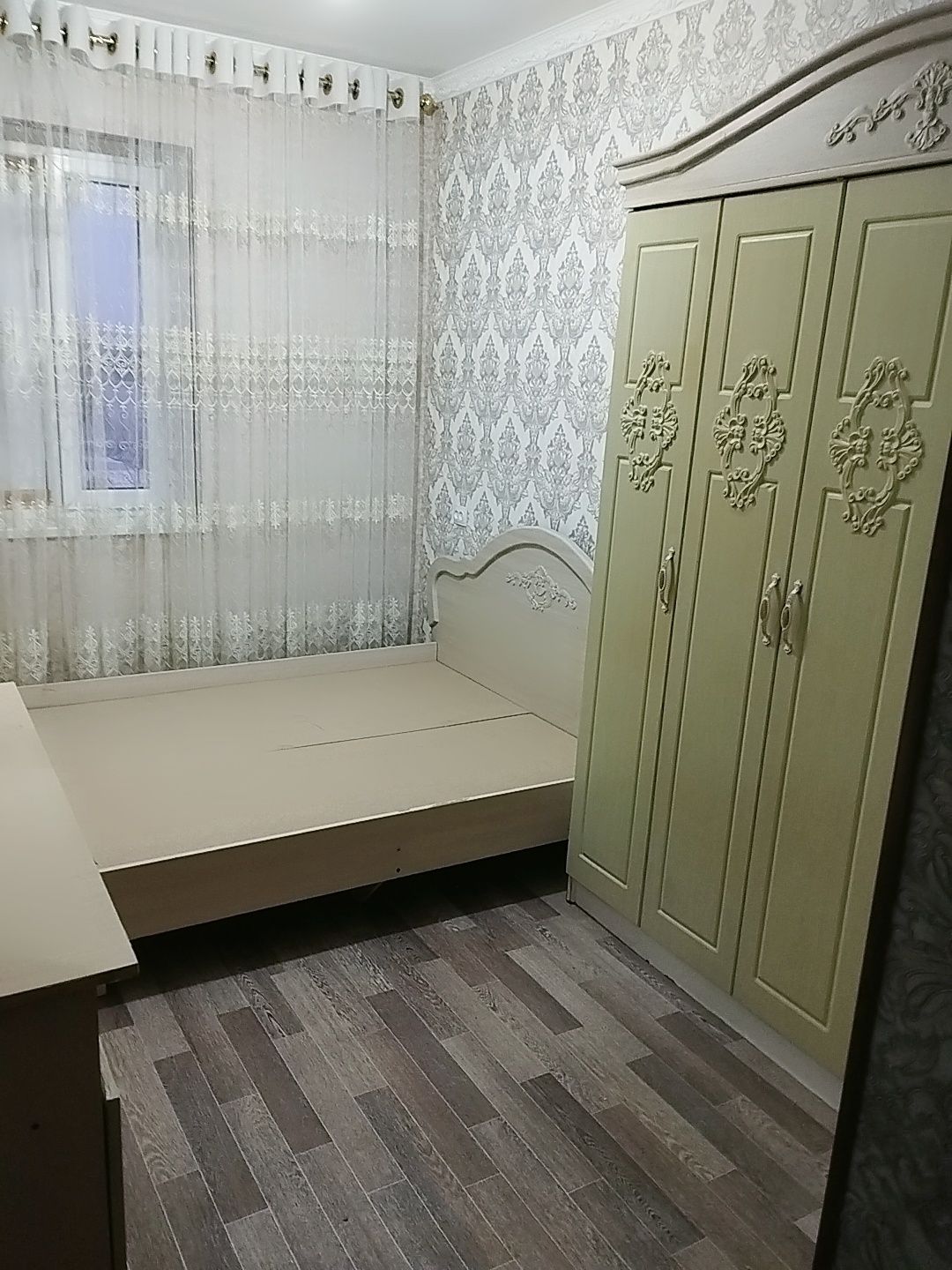 ПРОДАЁТСЯ 2мк Центр 4этаж 3х комнатная по И.Каримов