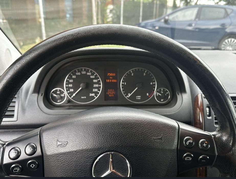 Mercedes Benz A180