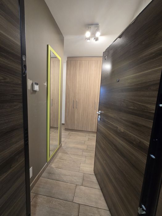 Дава се под наем Двустаен апартамент в София, Студентски град - 90 кв.м за 765 € - Снимка #1