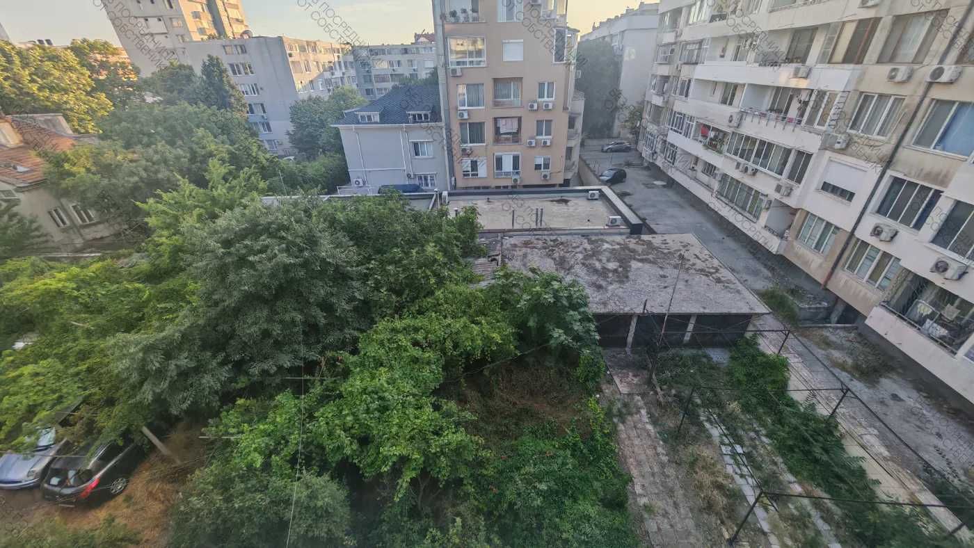 4-стаен апартамент с паркоместа  ,  топ локация до Морската градина.