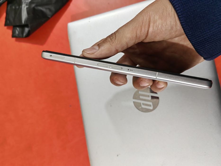 POCO  F4 GT 8/128gb srochna