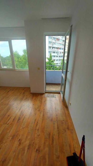 Дава се под наем Тристаен апартамент в Бургас, Лазур - 93 кв.м за 255 € - Снимка #4