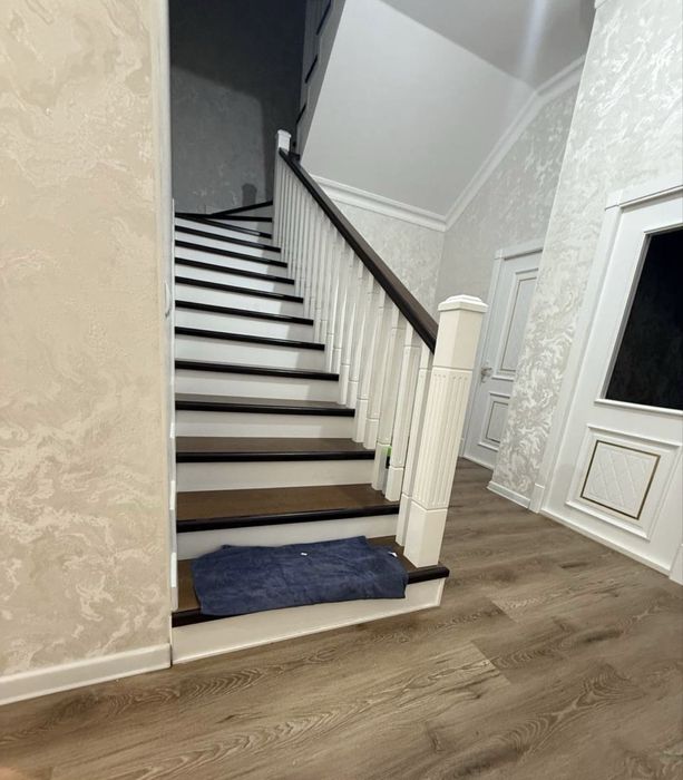 Уй сотилади 1,6 сотих 5 хона