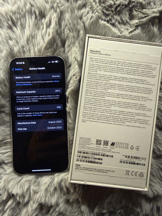Продавам iPhone 15Pro 128GB Natural Titanium
