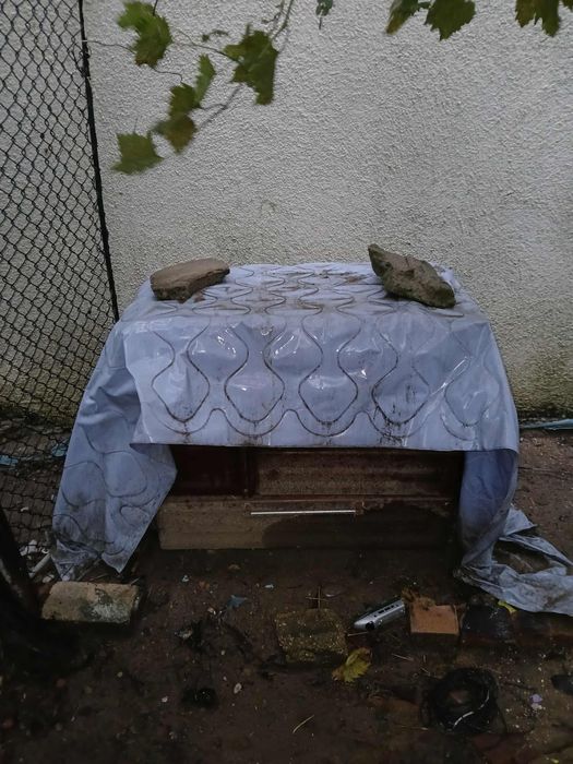Vând sobă  teracotă pe picioare