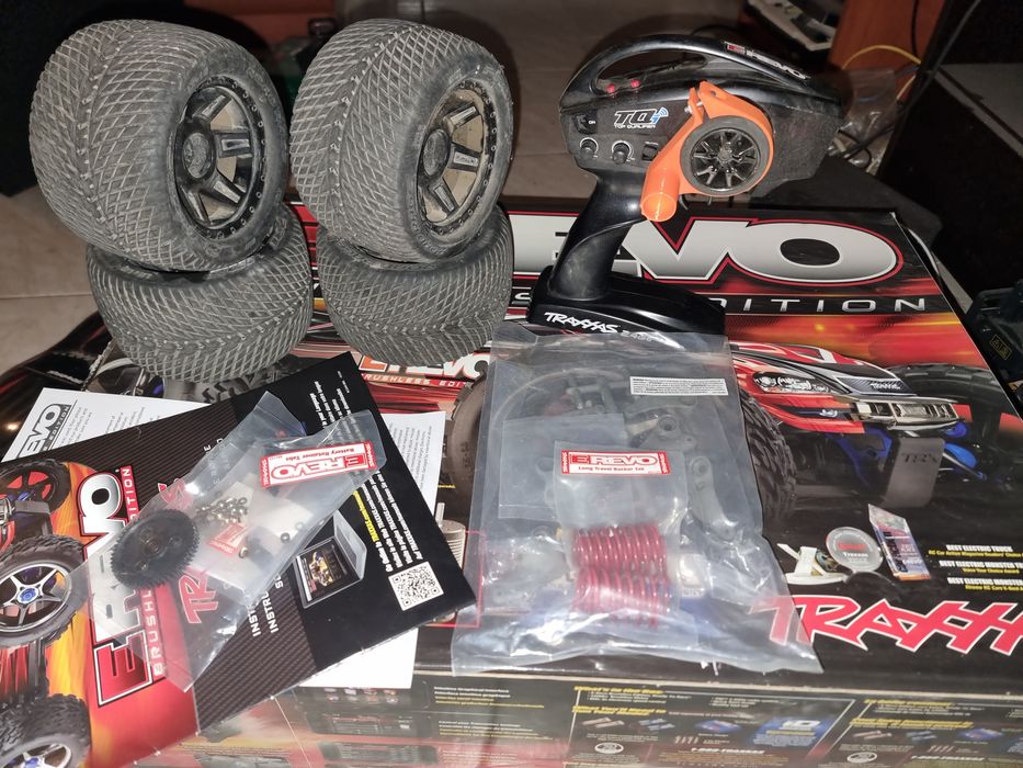 Traxxas ERevo Brushless edition RC Monster Truck