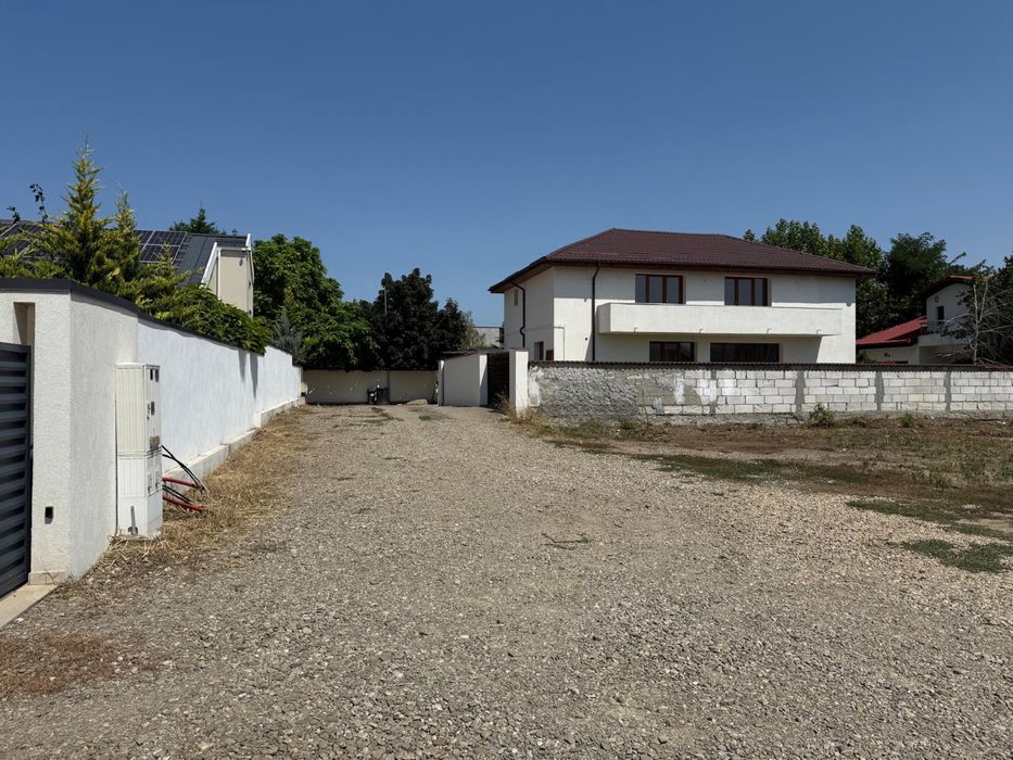 Teren cu Autorizatie C. Vila cu Piscina in Zona Rezidentiala Pipera