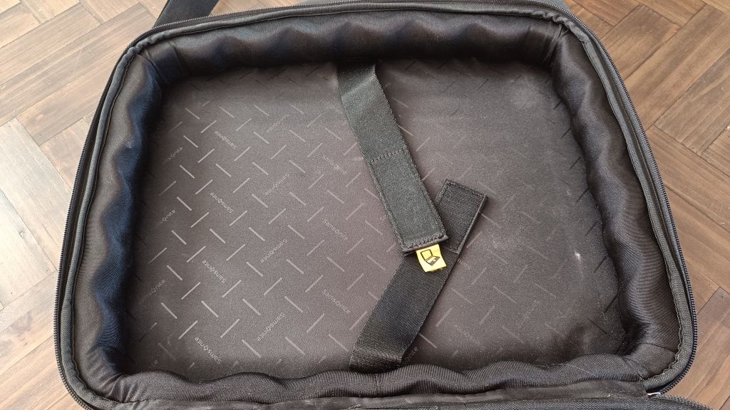 Луксозна бизнес чанта Samsonite за лаптоп 15''
Отлично със