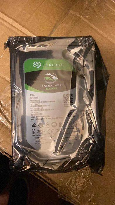 продаю жесткий диск новый