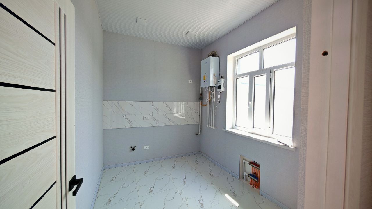 Продам 2 комнатную квартиру. Новостройка. Небольшой дворик. Сергели