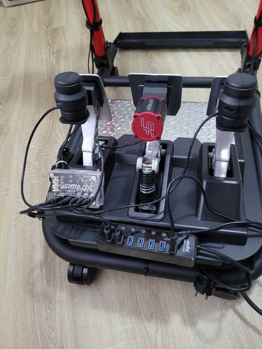 Pedale Thrustmaster T-LCM plus Simagic Haptic set