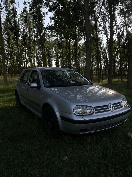 Vand golf 4 pret 45 de milioane negociabil