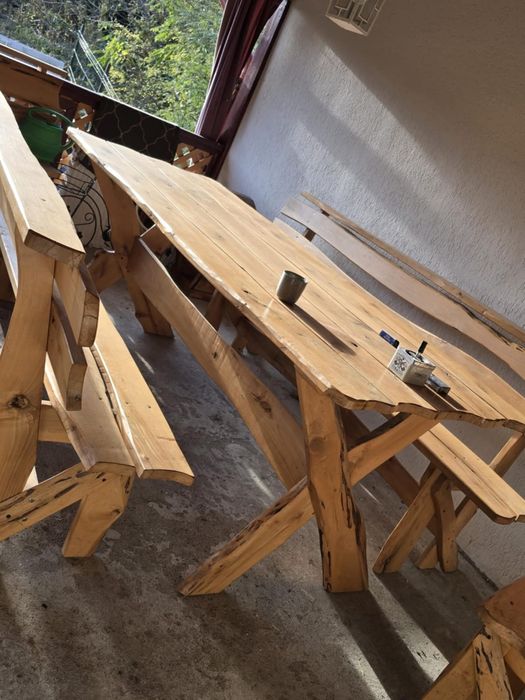 Masa din lemn nuc (2 banci + 2 scauni)