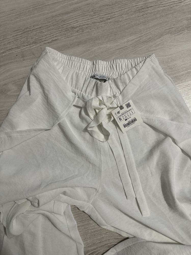 Pantaloni pareo Zara