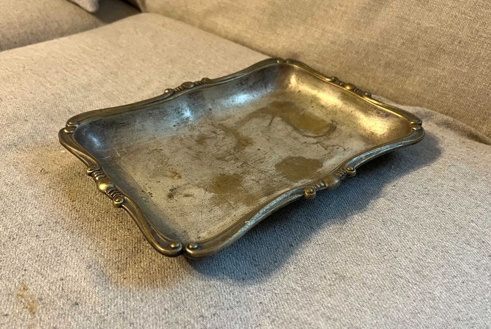 Tava veche din alama masiva stil Art Nouveau decorativa sau colectie