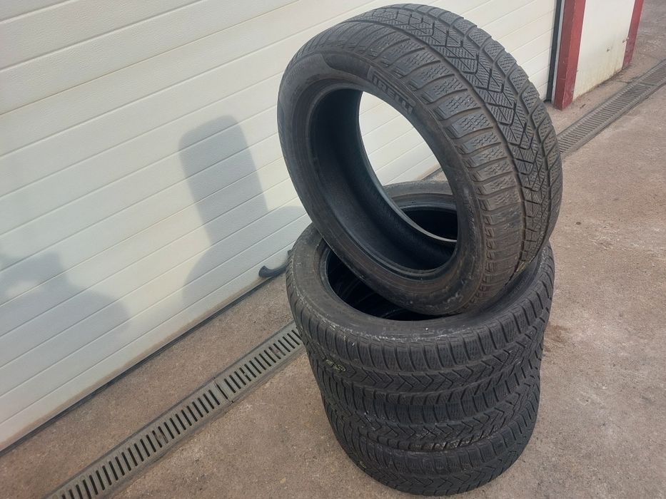 150 lei bucata! Set anvelope M+S/IARNA 225 50 17 Pirelli