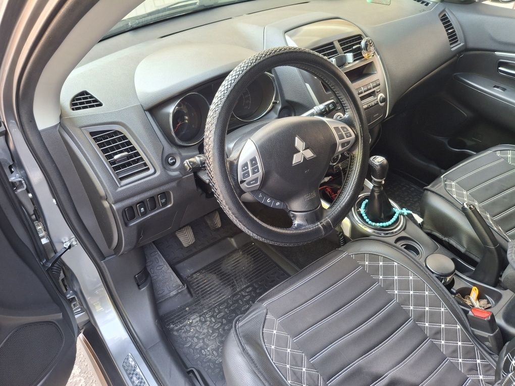 Ofer spre vănzare mitsubishi asx 2012