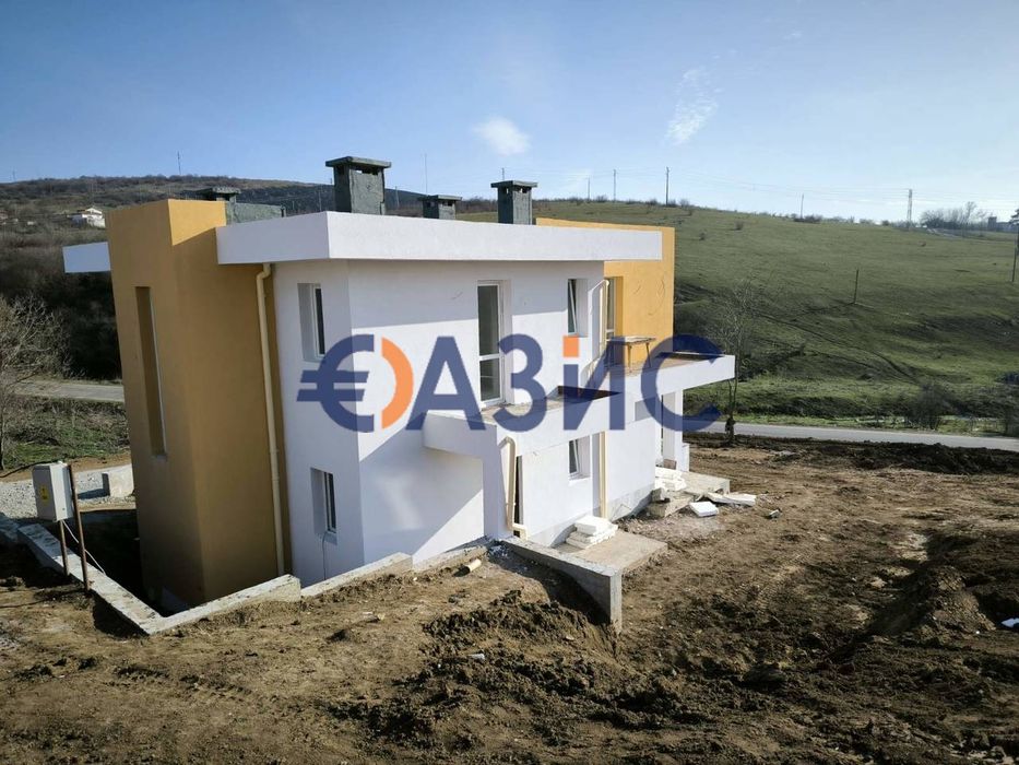 Нова двуетажна къща във вилно селище край Бургас, с. Черни Връх, 280