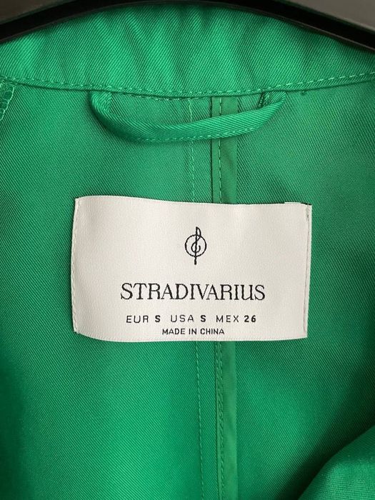 Trench Stradivarius mărimea S preț 110 lei