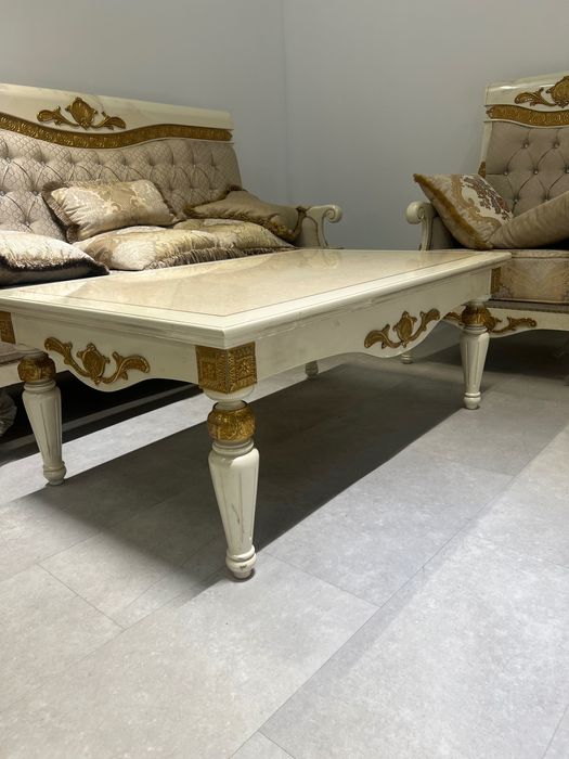 Продам шикарных 2 комплекта мягкой итальянской мебели