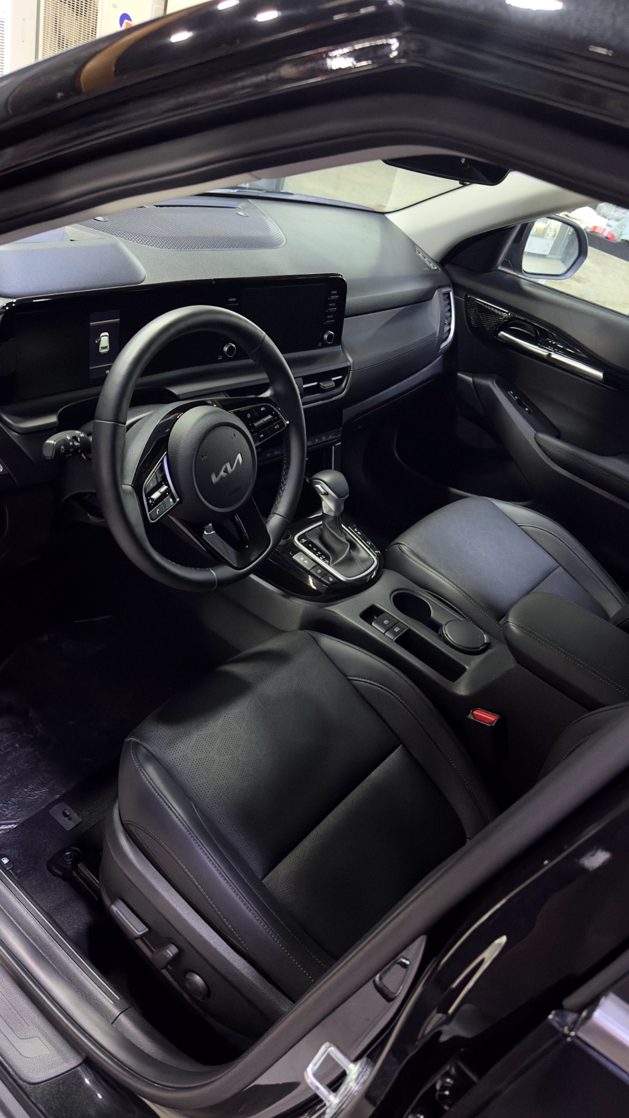 Автомобиль KIA Seltos Premium